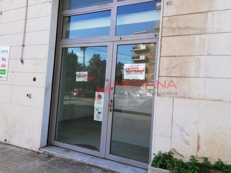 Affitto_Locale commerciale_Teocrito/Sangiovanni